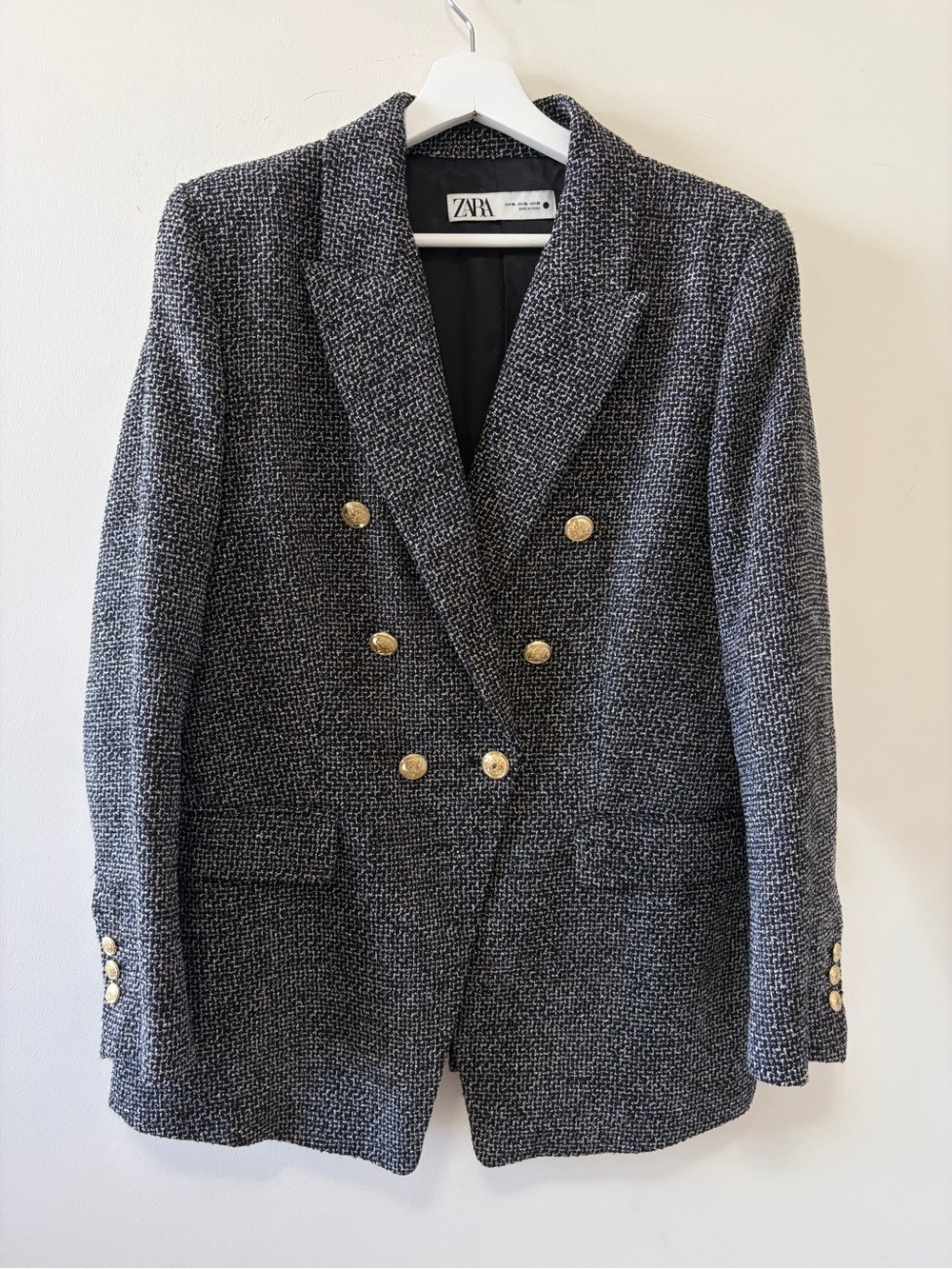 ZARA Bloggers Textured Tweed Double-Breasted Blazer with Gold Buttons - Picture 6 of 14